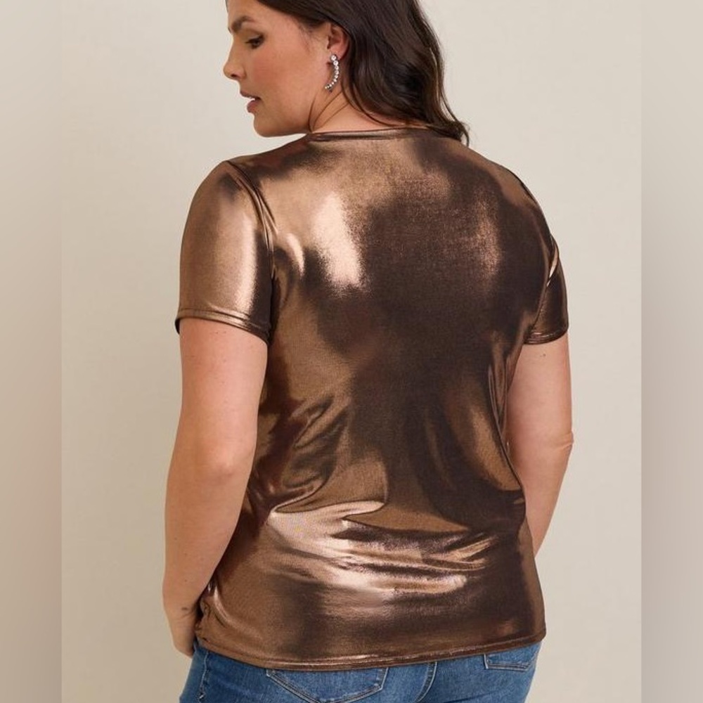 💙Torrid Liquid Bronze Metallic Crewneck T-Shirt - Picture 3 of 9